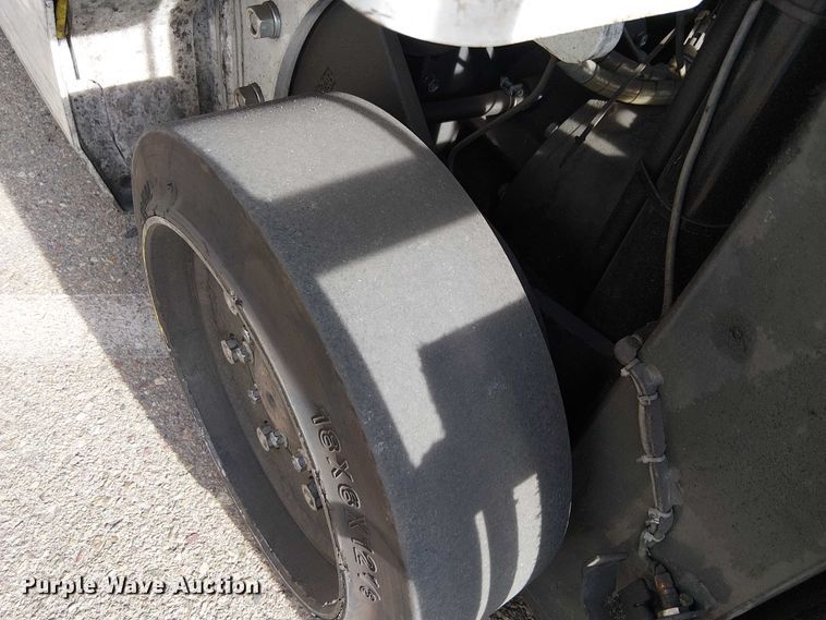 image for item EE5082 2016 UniCarriers CFS40 forklift