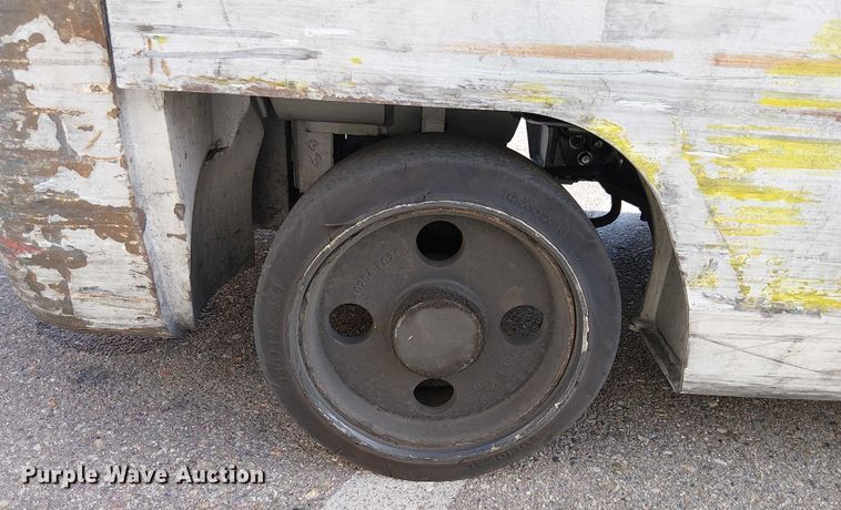 image for item EE5082 2016 UniCarriers CFS40 forklift