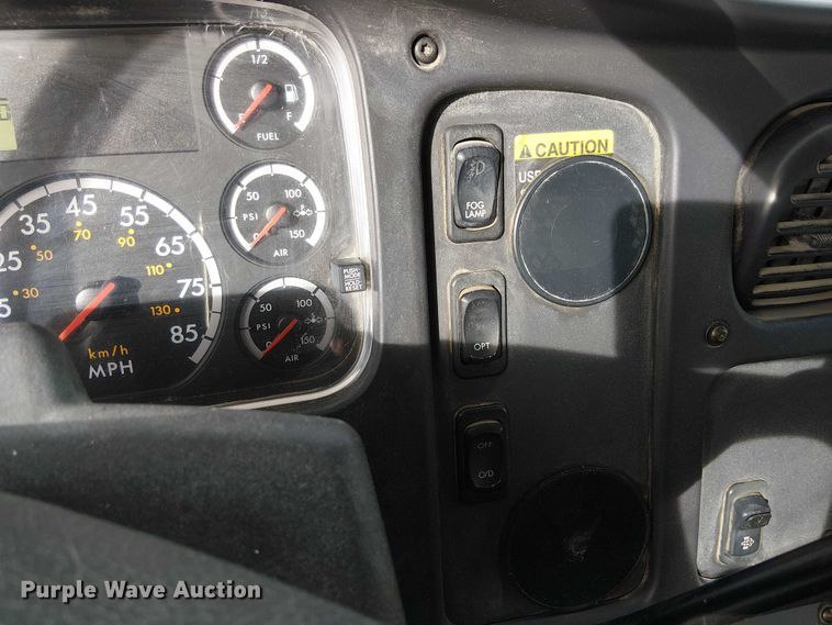 image for item EE5083 2008 Freightliner Business Class M2 flatbed truck