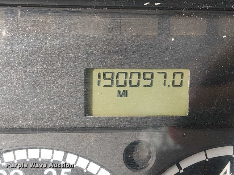 image for item EE5083 2008 Freightliner Business Class M2 flatbed truck