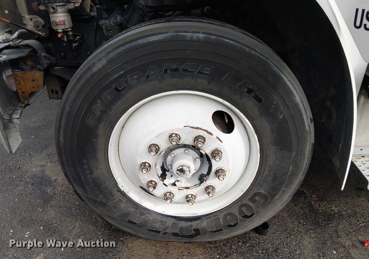 image for item EE5083 2008 Freightliner Business Class M2 flatbed truck