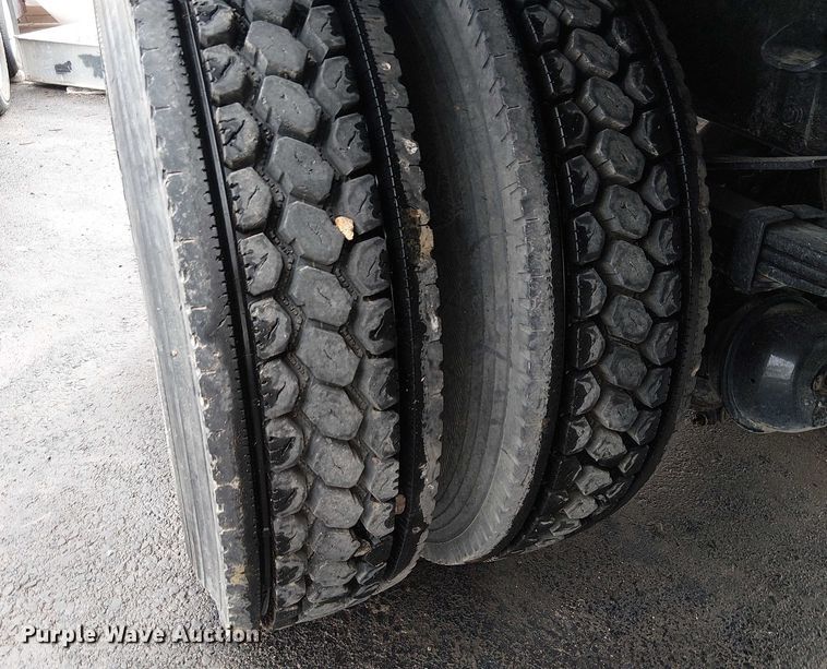 image for item EE5083 2008 Freightliner Business Class M2 flatbed truck