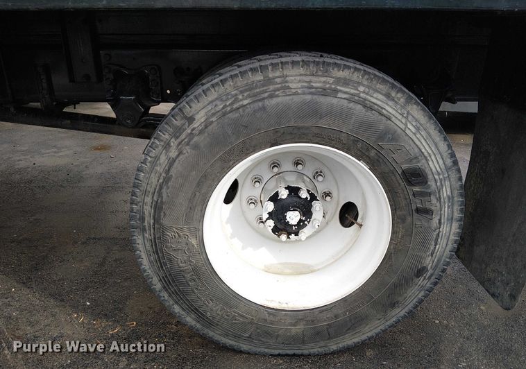 image for item EE5083 2008 Freightliner Business Class M2 flatbed truck