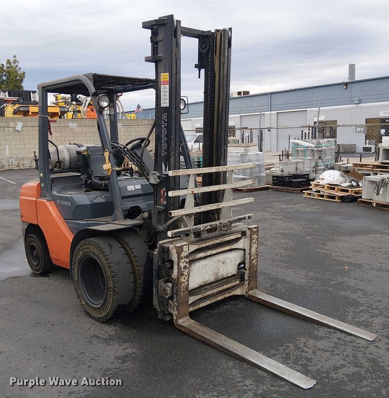 image for item EE5088 2007 Toyota 8FGU32 forklift