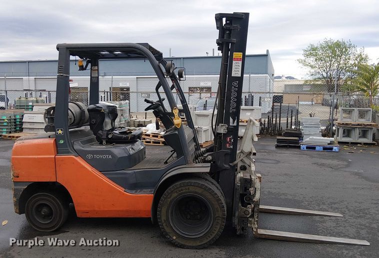 image for item EE5088 2007 Toyota 8FGU32 forklift