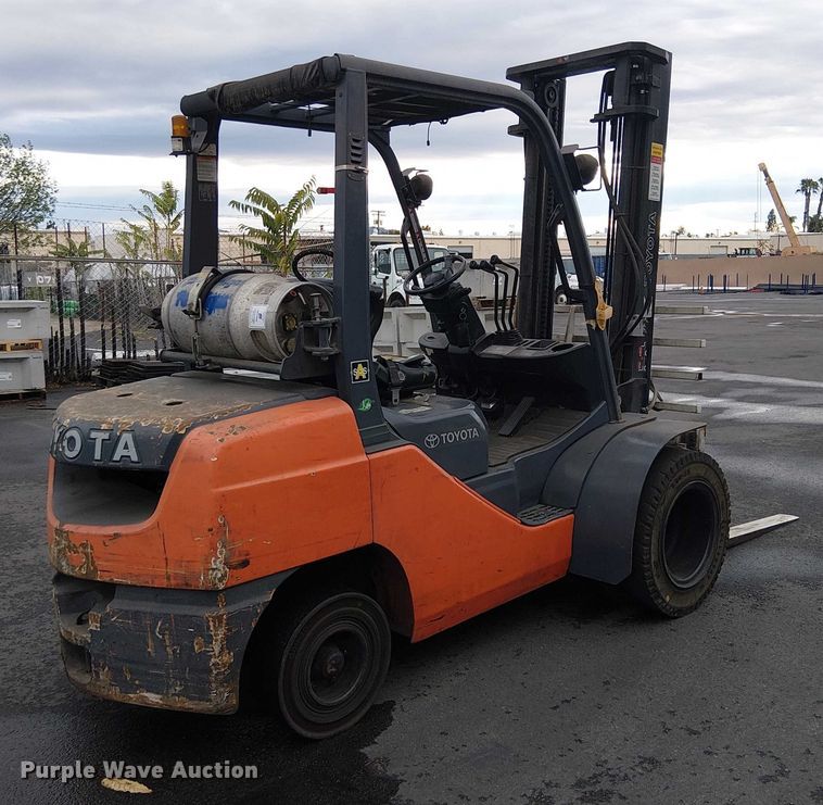 image for item EE5088 2007 Toyota 8FGU32 forklift