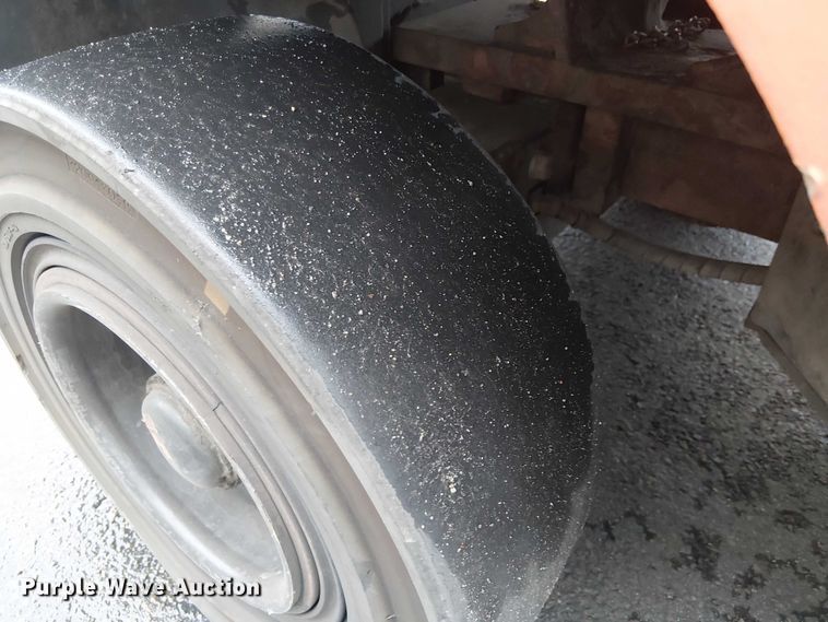 image for item EE5088 2007 Toyota 8FGU32 forklift