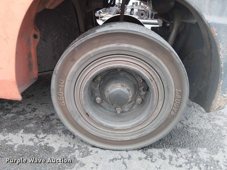 image for item EE5088 2007 Toyota 8FGU32 forklift