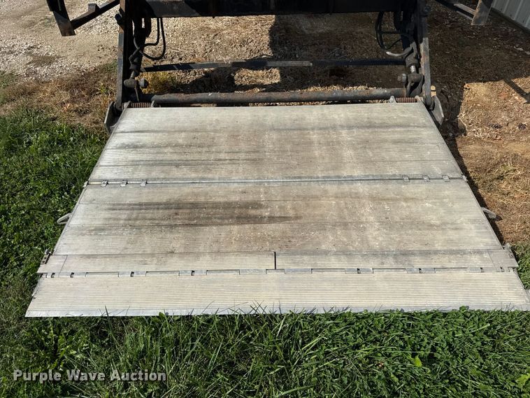 image for item EF2244 2013 International 4300 box truck