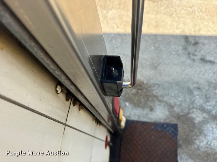 image for item EF2244 2013 International 4300 box truck