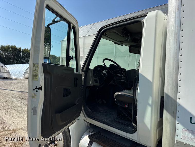 image for item EF2244 2013 International 4300 box truck