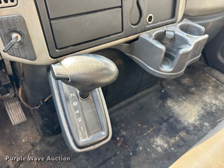 image for item EF2244 2013 International 4300 box truck