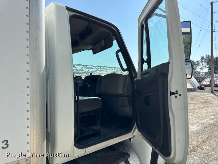 image for item EF2244 2013 International 4300 box truck