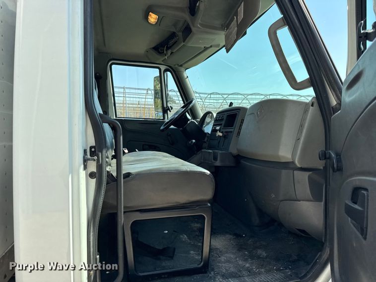 image for item EF2244 2013 International 4300 box truck