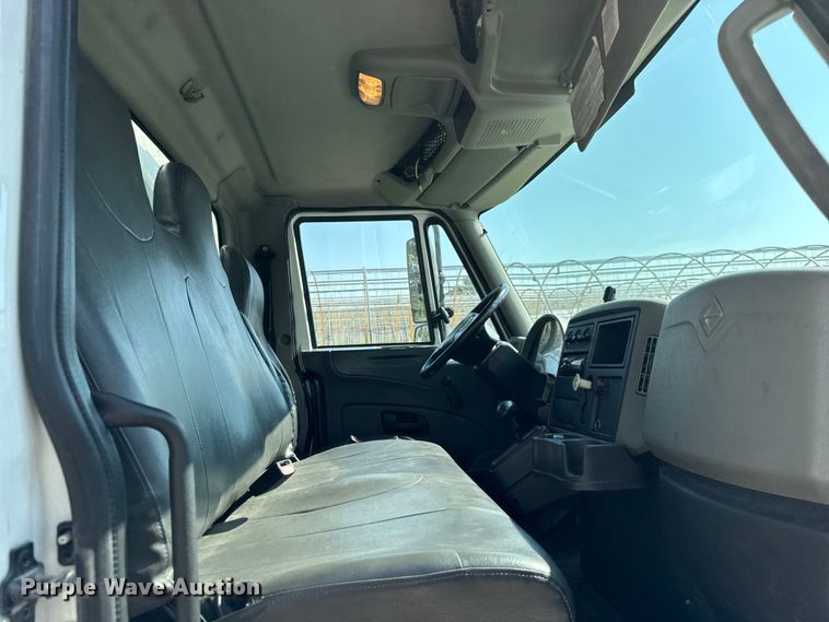 image for item EF2244 2013 International 4300 box truck