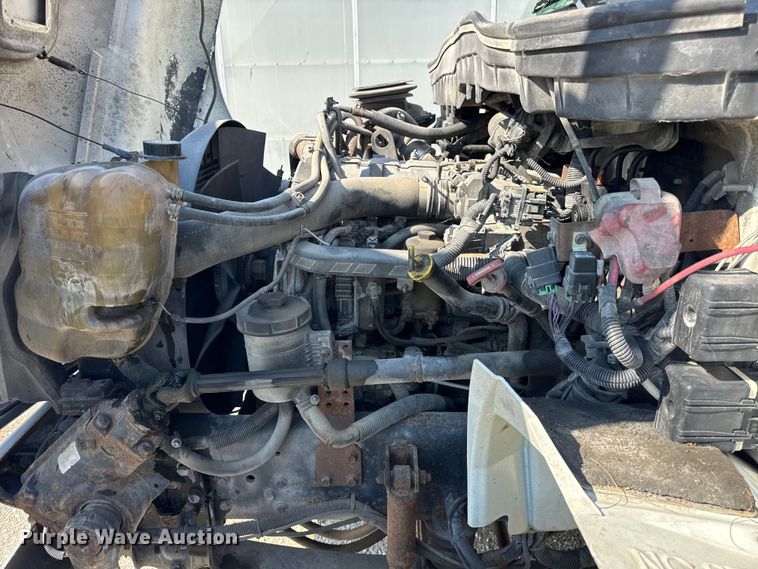 image for item EF2244 2013 International 4300 box truck