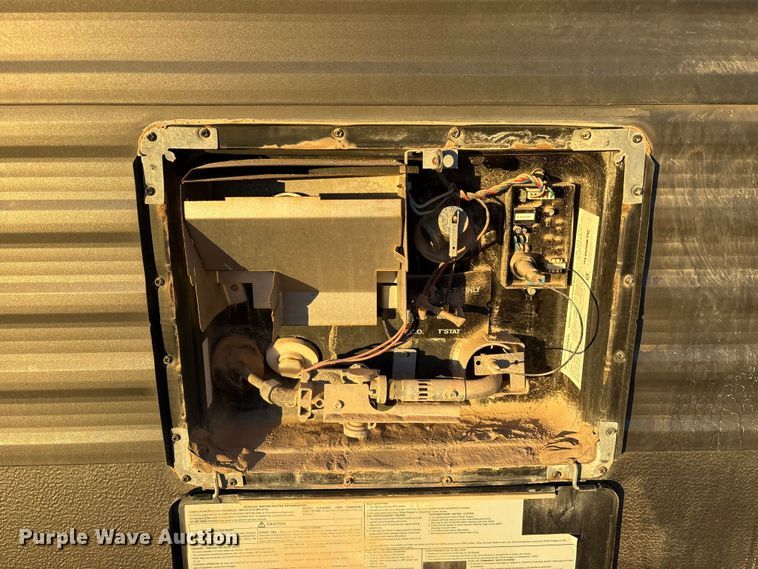 image for item EF6235 2019 Avenger Forest River camper