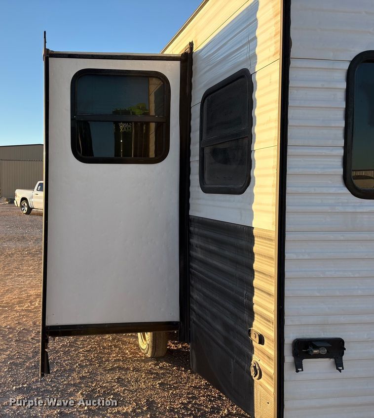 image for item EF6235 2019 Avenger Forest River camper