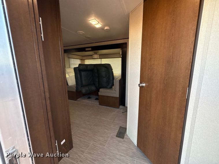 image for item EF6235 2019 Avenger Forest River camper