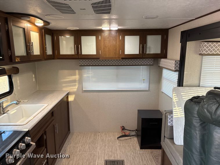 image for item EF6235 2019 Avenger Forest River camper