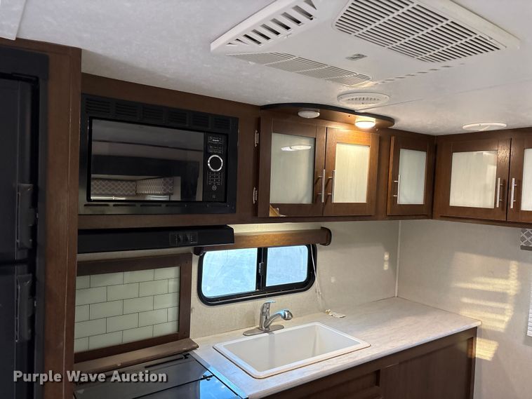 image for item EF6235 2019 Avenger Forest River camper