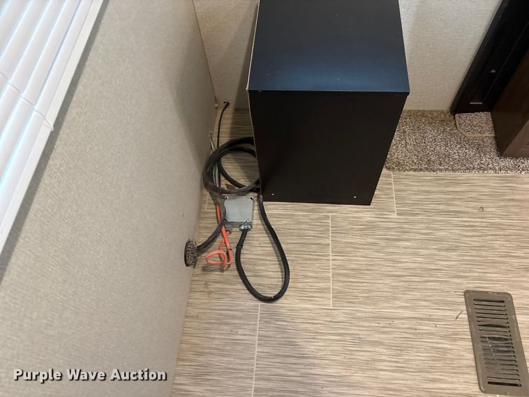 image for item EF6235 2019 Avenger Forest River camper