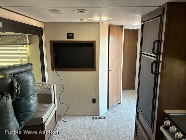 image for item EF6235 2019 Avenger Forest River camper