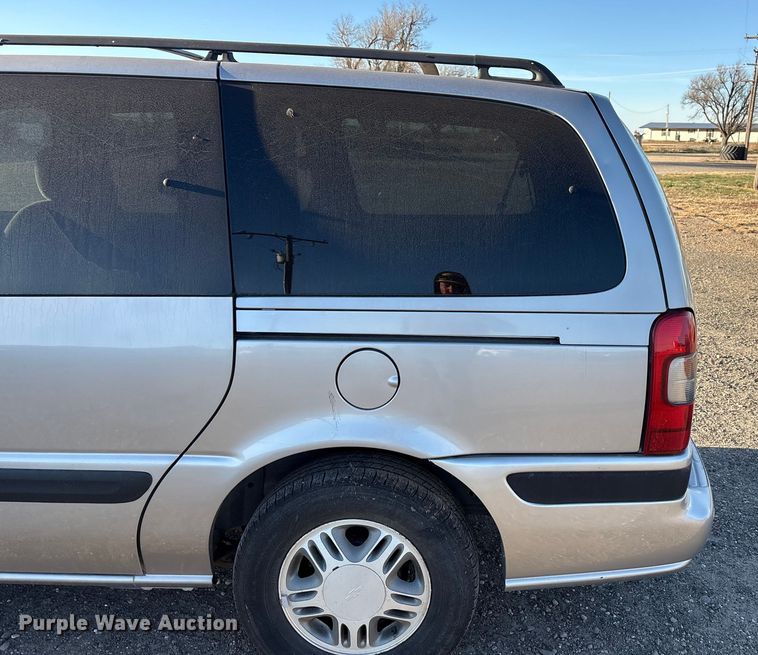 image for item EF6261 2005 Chevrolet Venture van