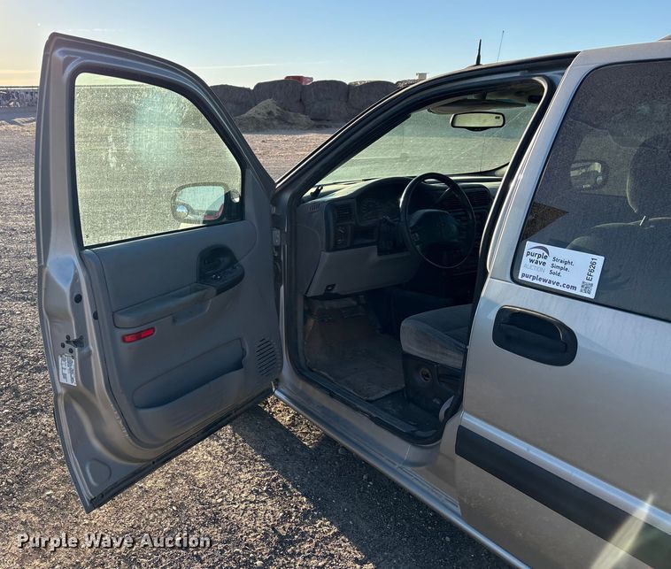 image for item EF6261 2005 Chevrolet Venture van