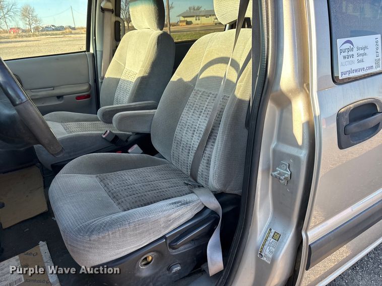 image for item EF6261 2005 Chevrolet Venture van