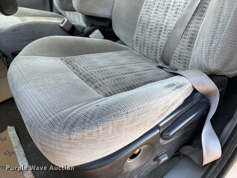 image for item EF6261 2005 Chevrolet Venture van