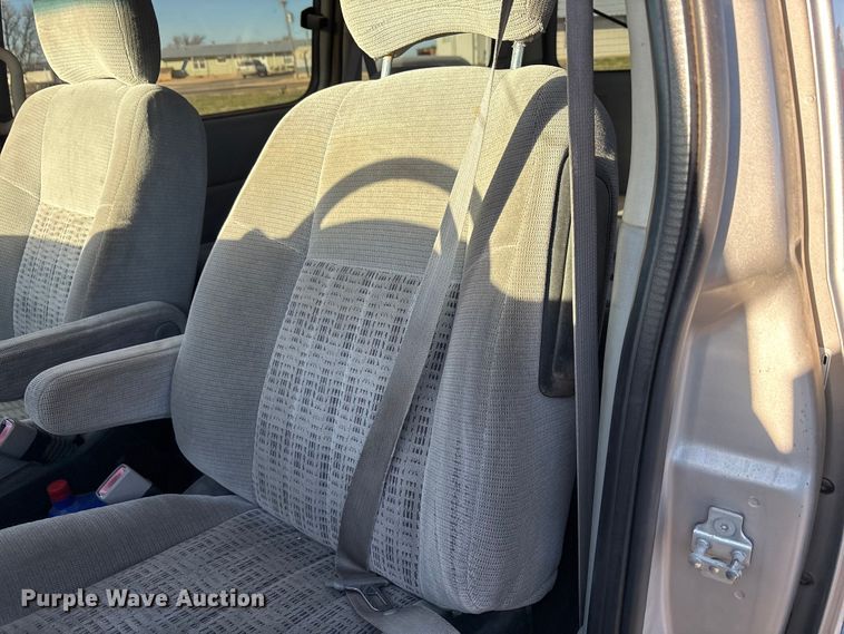 image for item EF6261 2005 Chevrolet Venture van