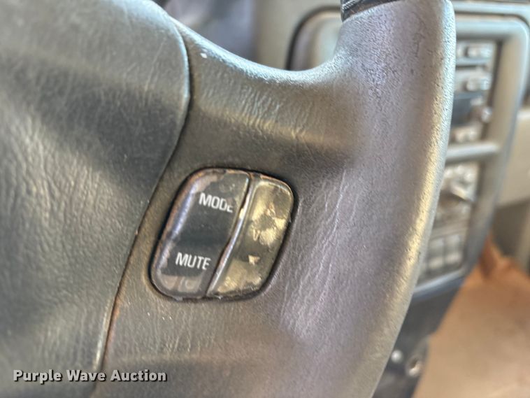 image for item EF6261 2005 Chevrolet Venture van