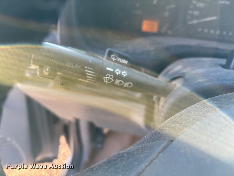 image for item EF6261 2005 Chevrolet Venture van