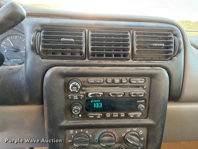 image for item EF6261 2005 Chevrolet Venture van