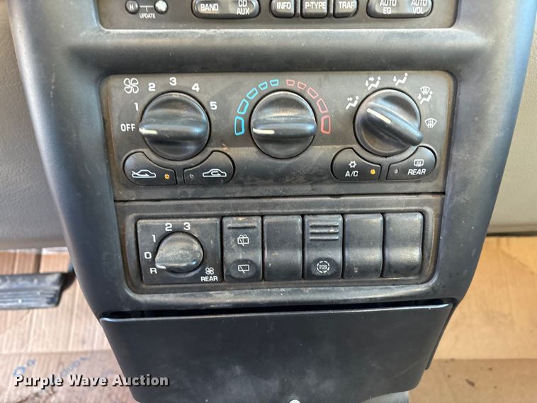 image for item EF6261 2005 Chevrolet Venture van