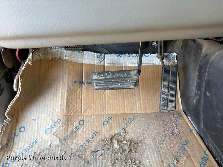 image for item EF6261 2005 Chevrolet Venture van