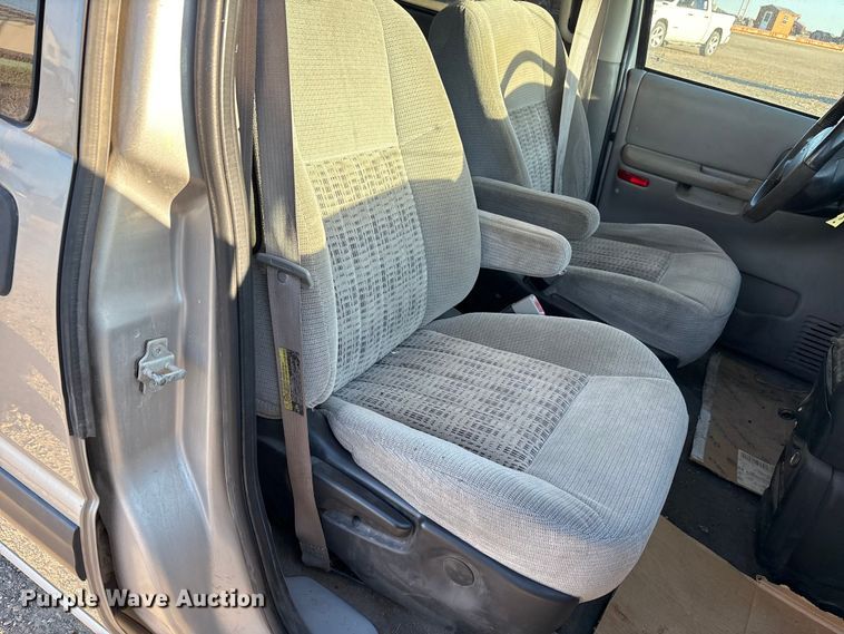 image for item EF6261 2005 Chevrolet Venture van