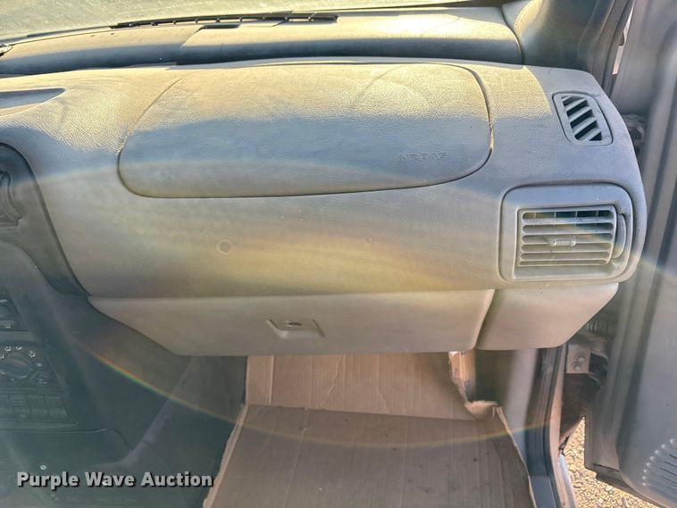 image for item EF6261 2005 Chevrolet Venture van