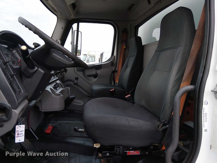 image for item EG1713 2012 Freightliner Business Class M2 box truck