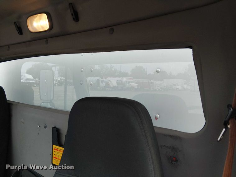 image for item EG1713 2012 Freightliner Business Class M2 box truck