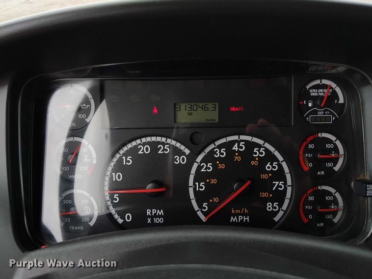 image for item EG1713 2012 Freightliner Business Class M2 box truck