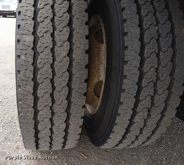 image for item EG1713 2012 Freightliner Business Class M2 box truck