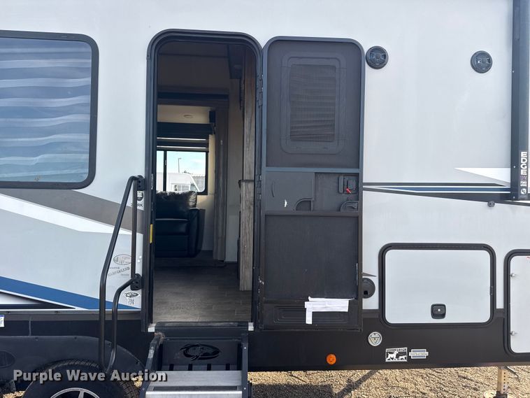 image for item EG1734 2021 Cherokee by Forest River Inc. Arctic Wolf camper