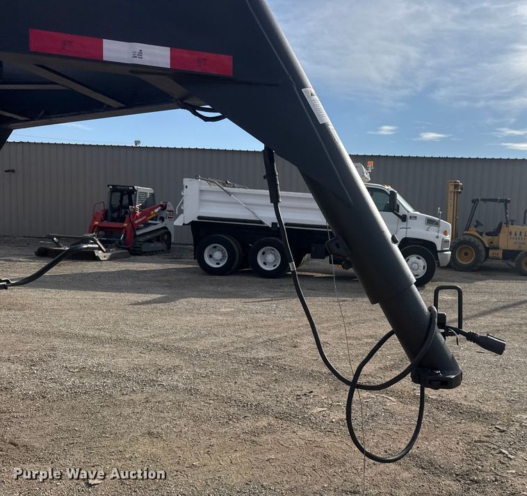 image for item EG1747 2016 Hillsboro Industries 725-2X-BT-A equipment trailer