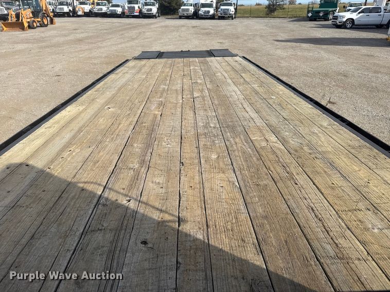 image for item EG1747 2016 Hillsboro Industries 725-2X-BT-A equipment trailer