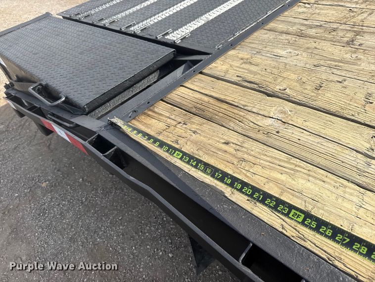 image for item EG1747 2016 Hillsboro Industries 725-2X-BT-A equipment trailer