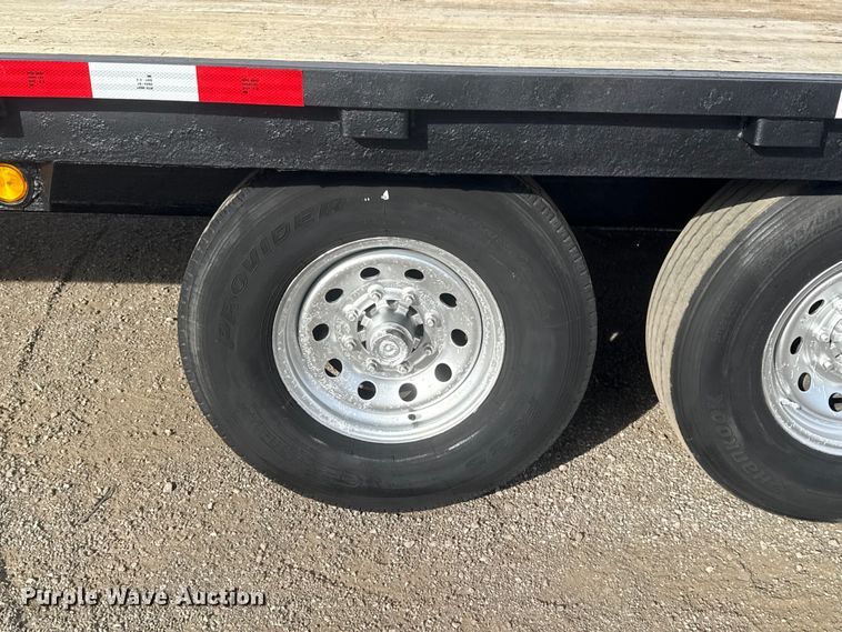 image for item EG1747 2016 Hillsboro Industries 725-2X-BT-A equipment trailer