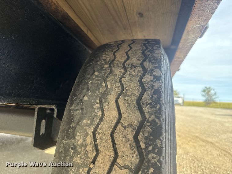 image for item EG1747 2016 Hillsboro Industries 725-2X-BT-A equipment trailer