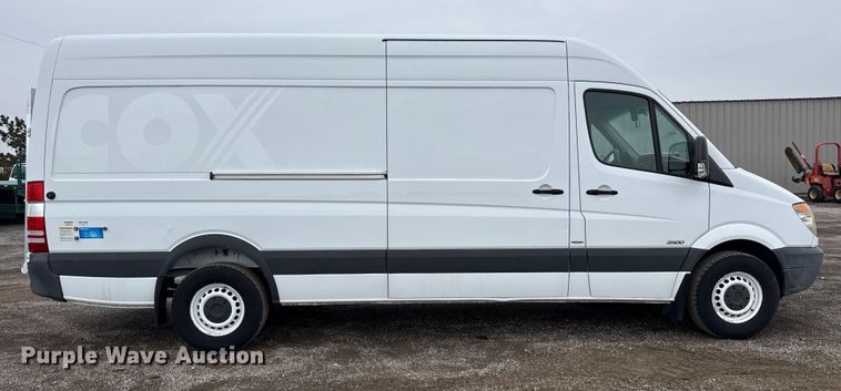 image for item EG1776 2011 Mercedes-Benz Sprinter 2500 van